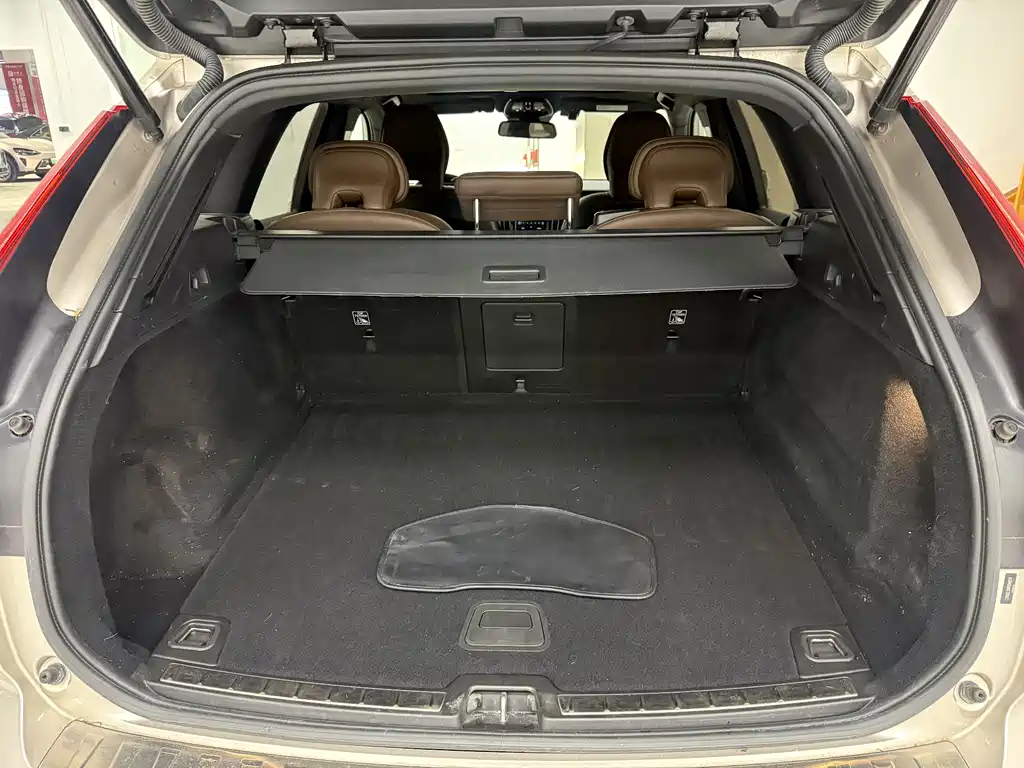 Volvo XC60 B5 4 WD Smart Ease Luxury