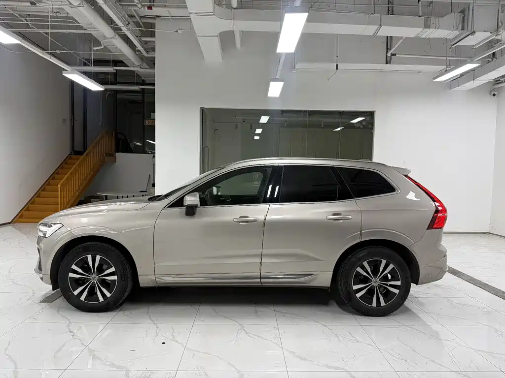 Volvo XC60 B5 4 WD Smart Ease Luxury