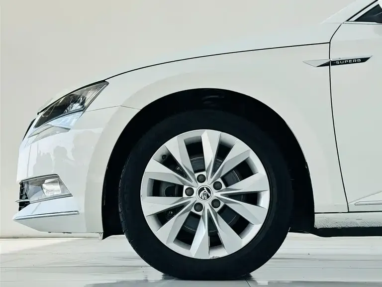 Skoda Superb TSI330 DSG Creation