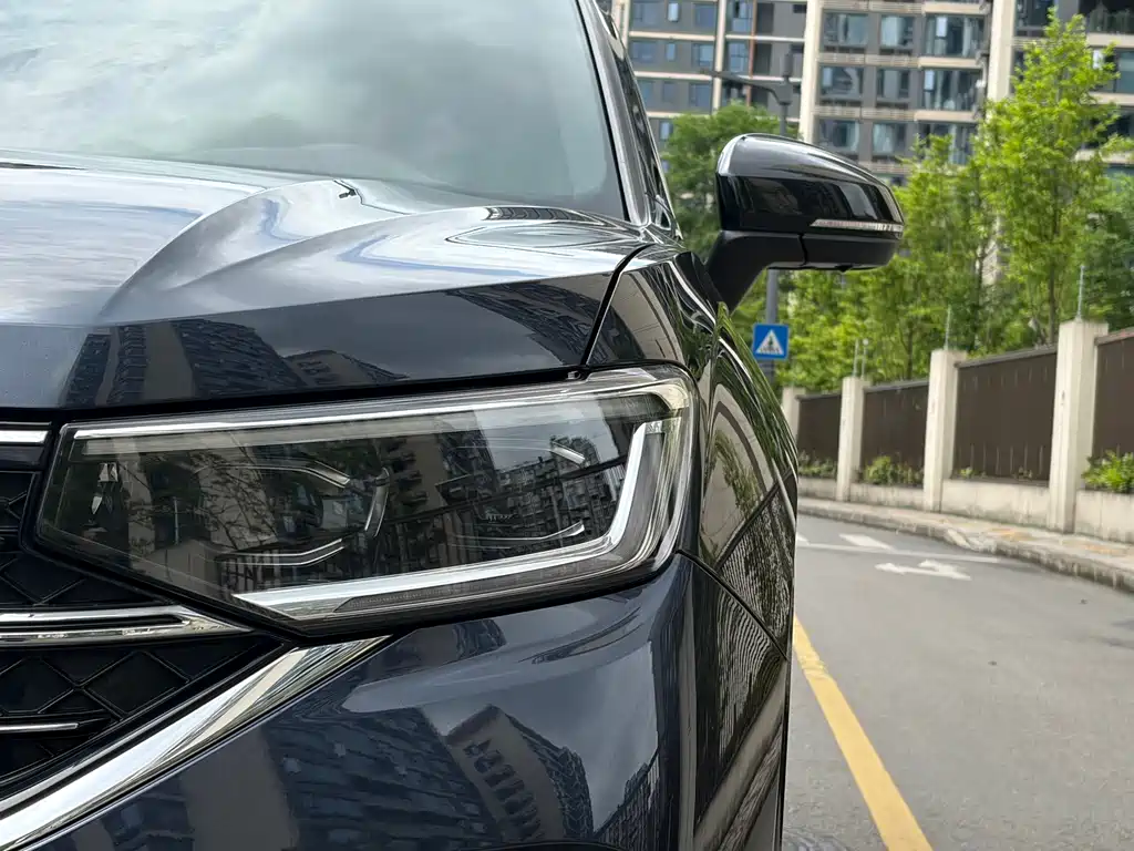 Tayron X 330 TSI 2 WD Flagship Smart