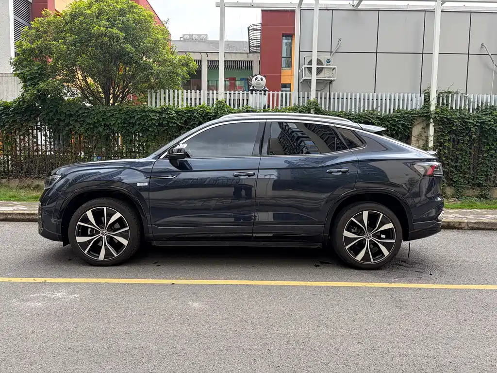 Tayron X 330 TSI 2 WD Flagship Smart