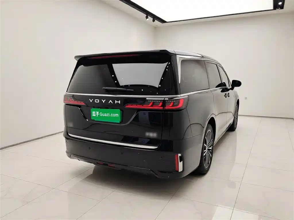 Voyah Dreamer PHEV 4 WD Flagship Kunpeng