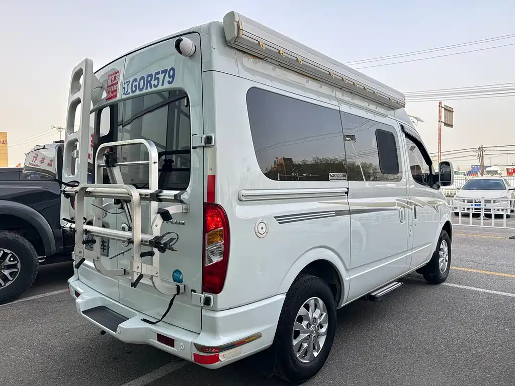Xintu V80 新途V80 2021款 2.0 T PLUS AMT全能王短轴中顶5/6/7/8/9座