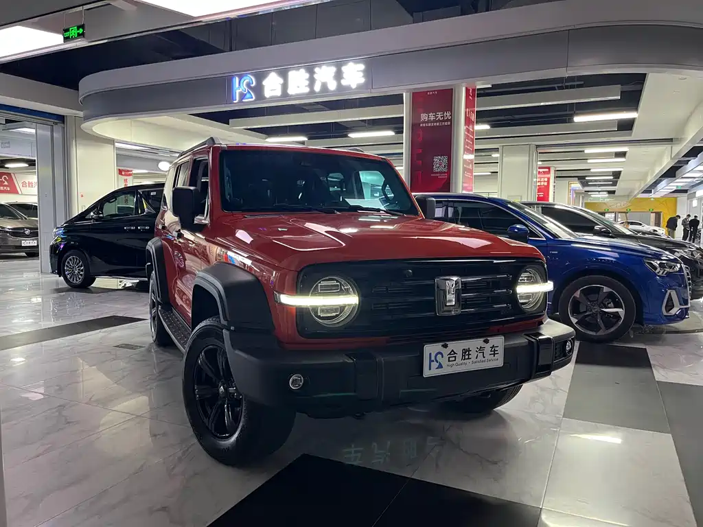 Tank 300 2.0 T Challenger