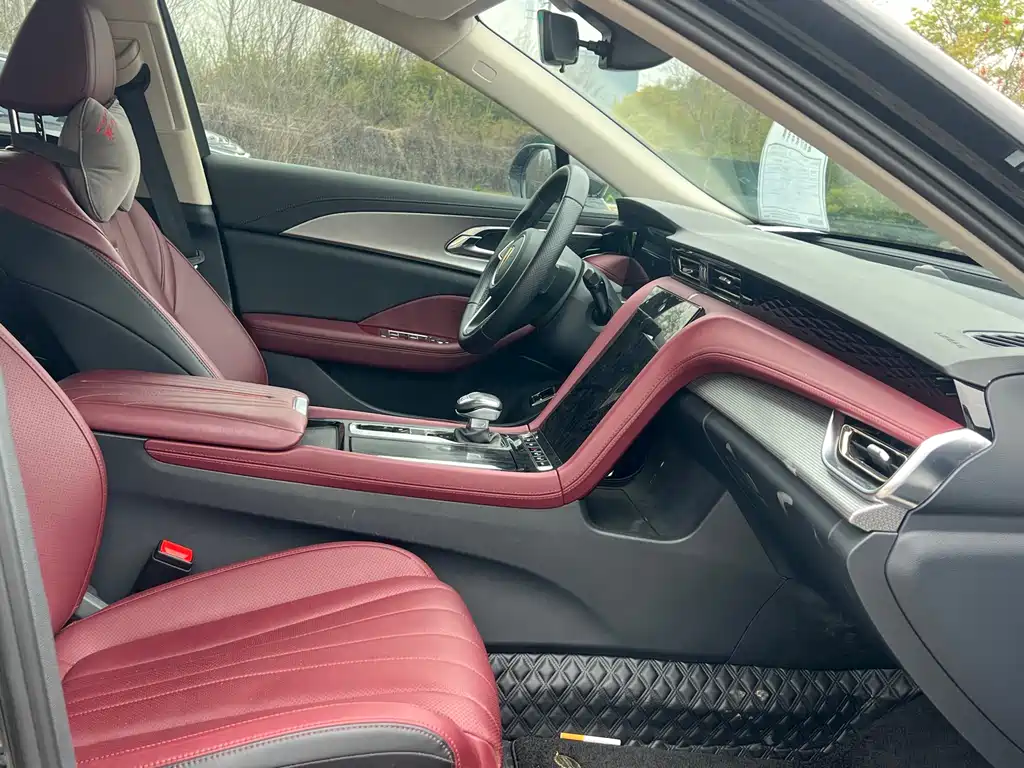 Hongqi H5 1.5 T DCT Connected Flagship Joy
