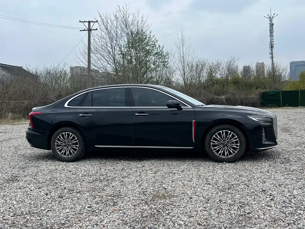 Hongqi H5 1.5 T DCT Connected Flagship Joy