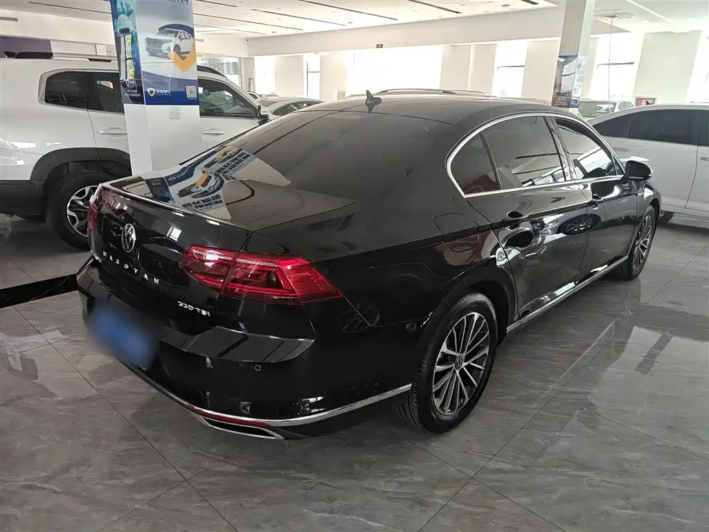Magotan 330 TSI DSG Luxury