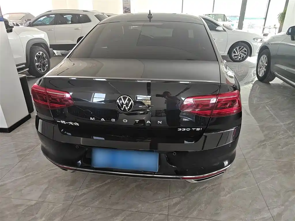 Magotan 330 TSI DSG Luxury