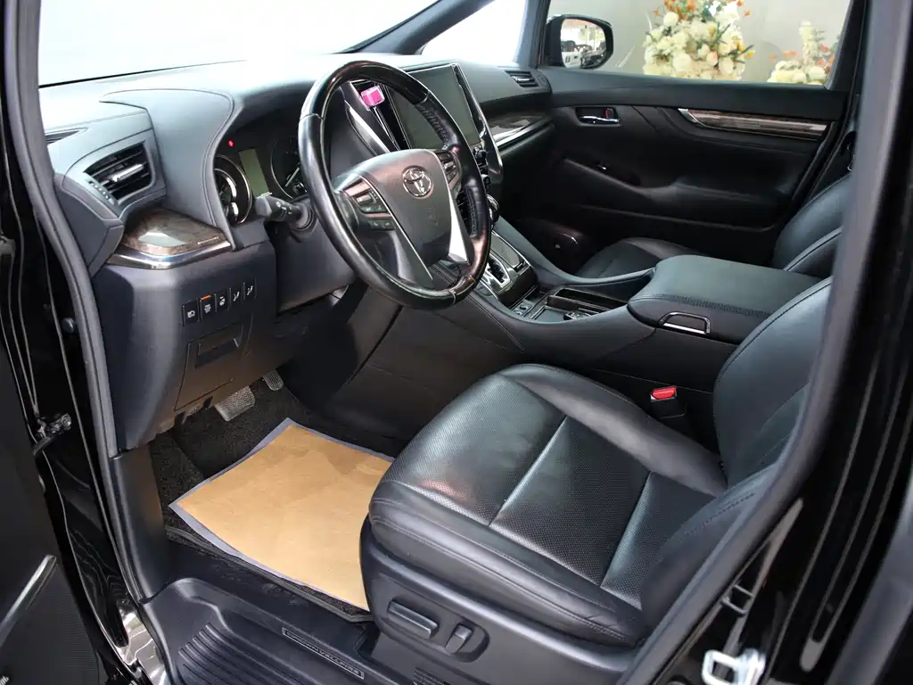 Vellfire Crown Dual Engine 2.5 L HV Supreme