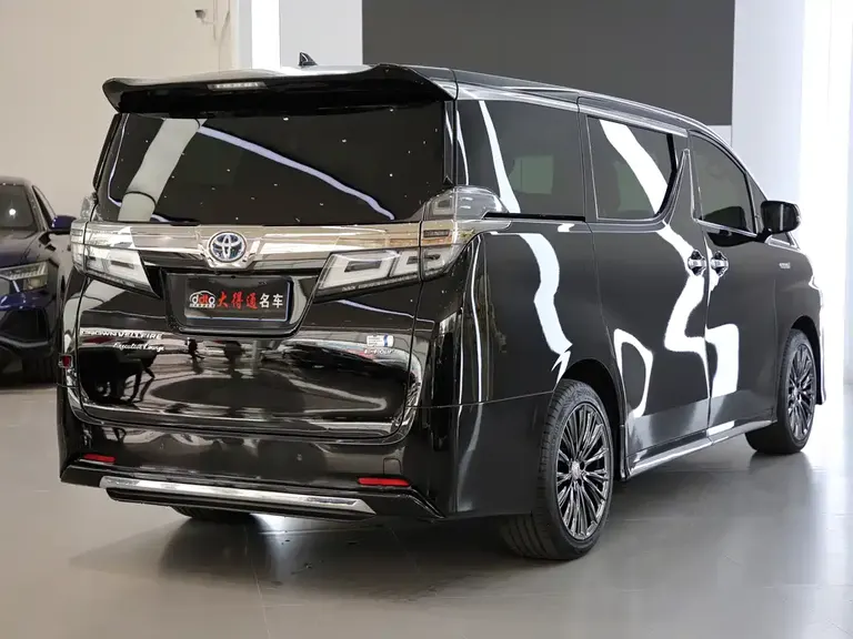 Toyota Vellfire Crown Dual Engine 2.5 L HV Supreme