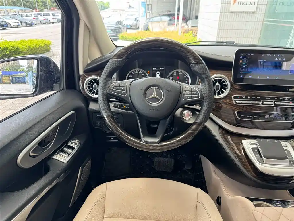 Vito 2.0 T Elite 7-seat CN-VI