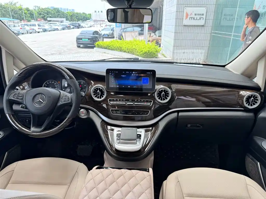 Vito 2.0 T Elite 7-seat CN-VI