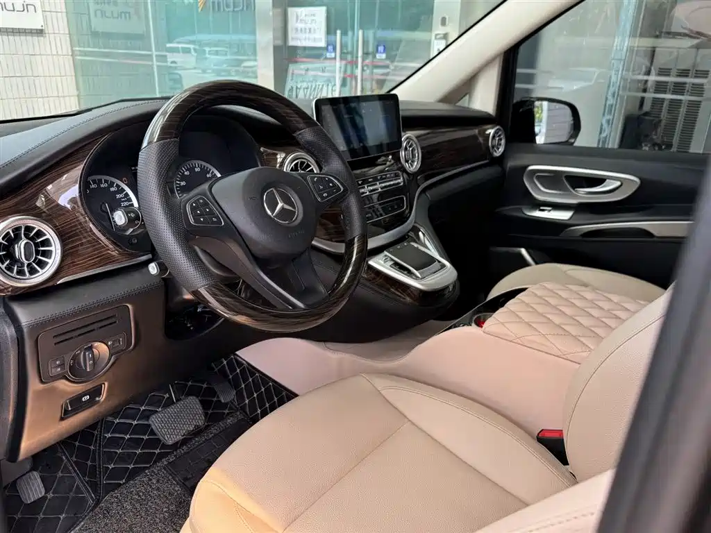 Vito 2.0 T Elite 7-seat CN-VI