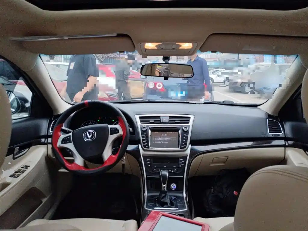 Raeton 1.8 T Auto Elite Anniversary CN-IV
