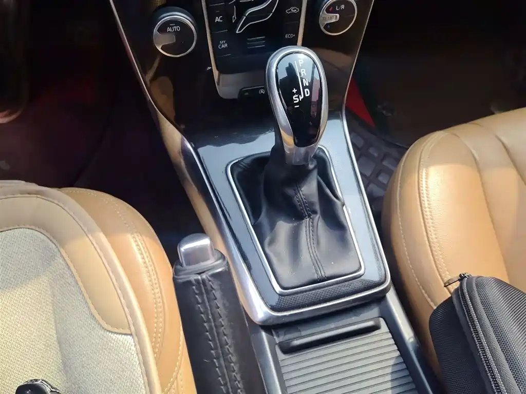 Volvo V40 T3 Smart Ease