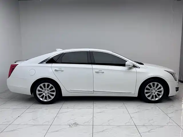 Cadillac XTS 28 T Tech