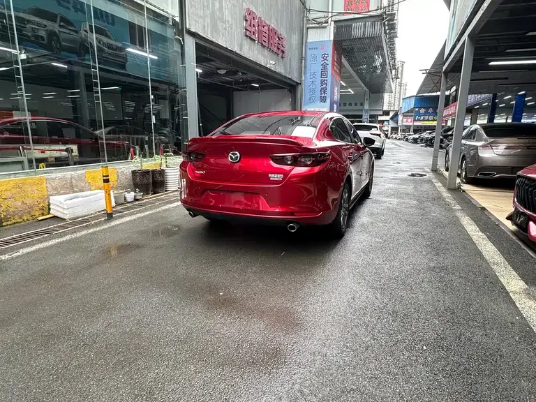 Mazda 3 Axela 1.5 L Auto