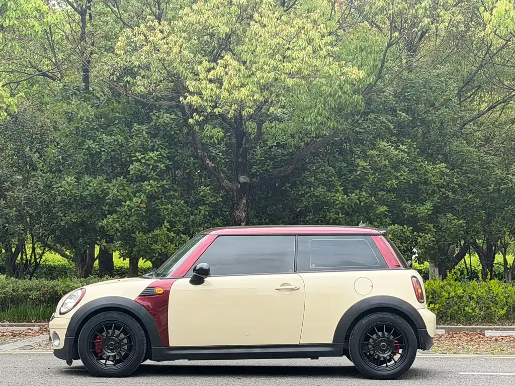 MINI 1.6 L COOPER Cheer