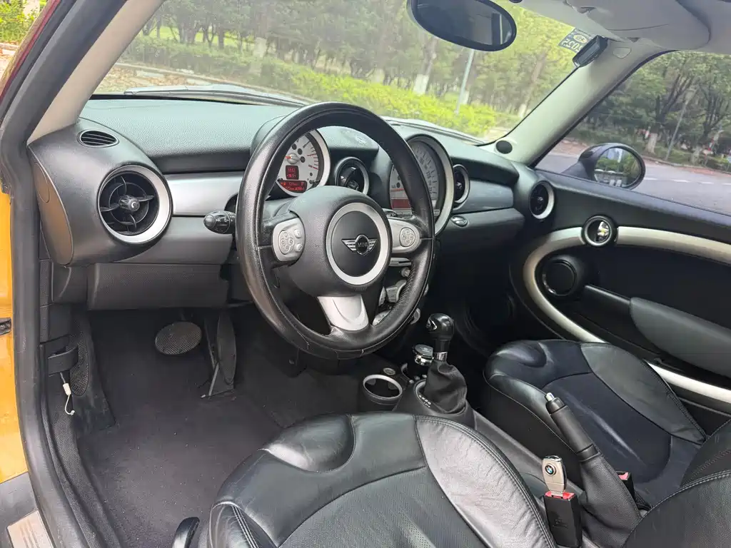 MINI 1.6 L COOPER Cheer