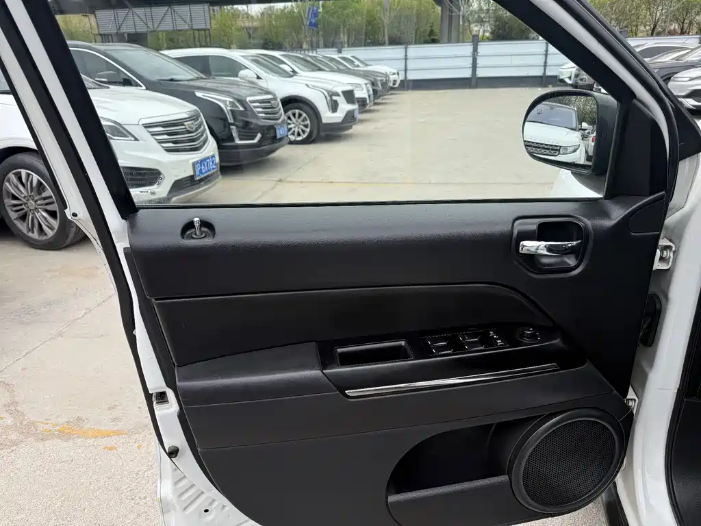 Compass (Import) 2.4 L 4 WD Luxury