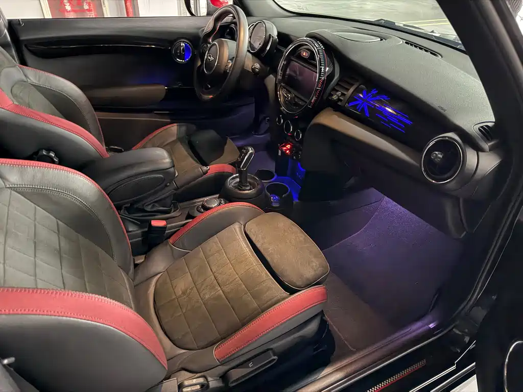 MINI JCW 2.0 T JOHN COOPER WORKS