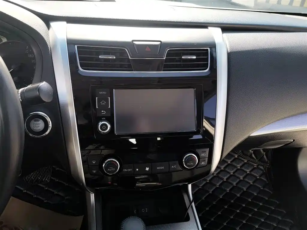 Teana 2.0 L XL Comfort