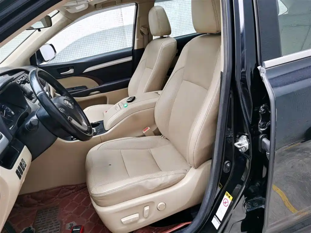 Highlander 2.0 T 4 WD Luxury 7-seat