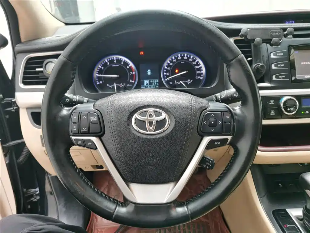 Highlander 2.0 T 4 WD Luxury 7-seat