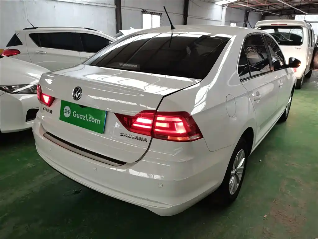 Santana 1.5 L Manual Style