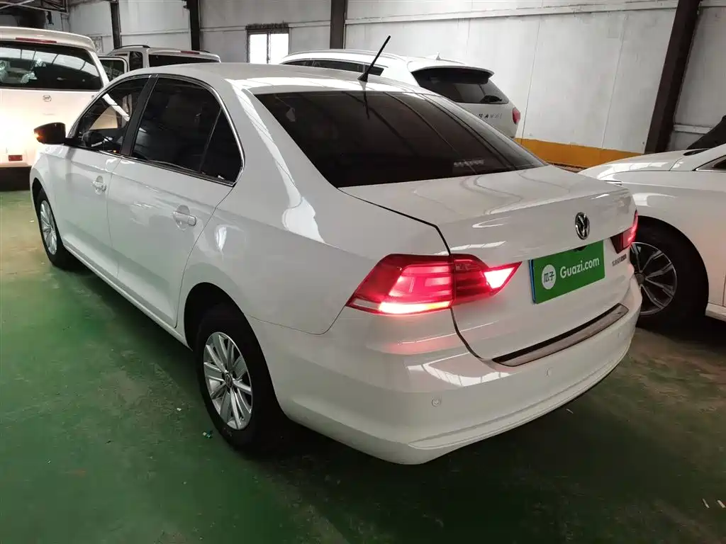 Santana 1.5 L Manual Style