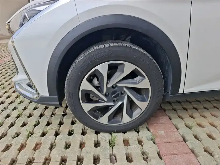 Dongfeng Yixuan GS 230 T Auto Cross Eye
