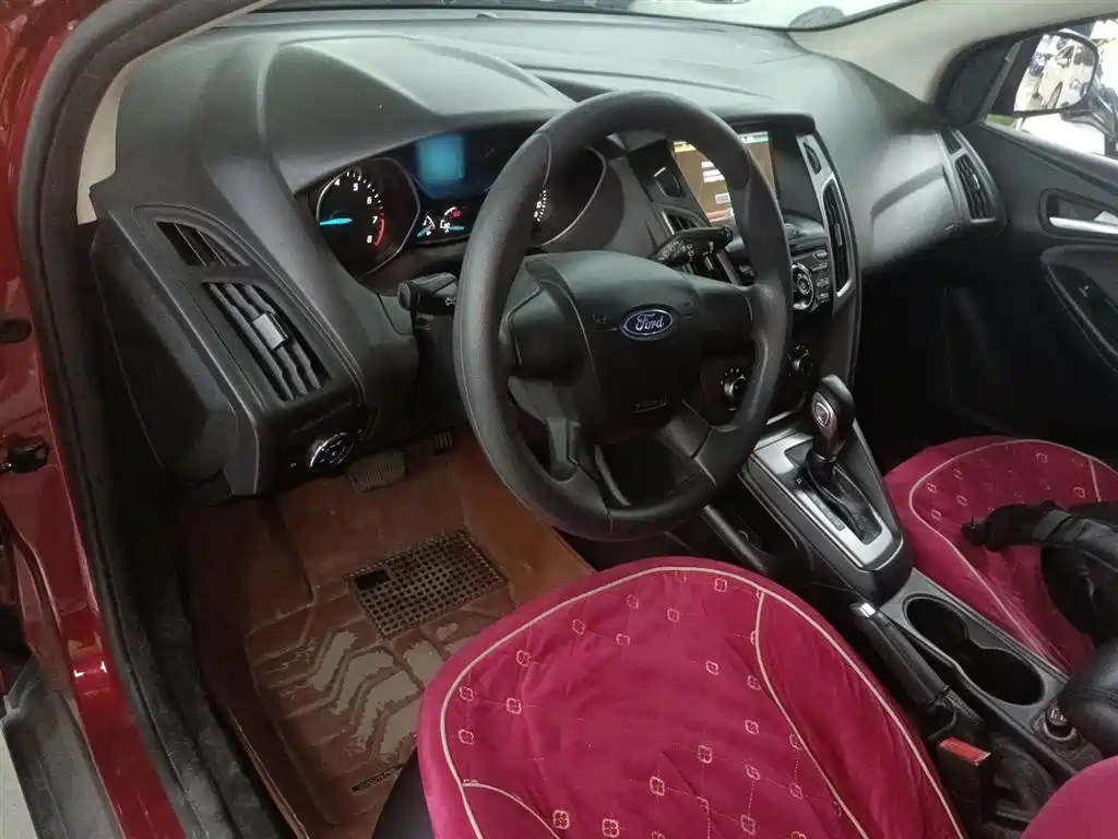 Focus Hatchback 1.6 L Auto Comfort