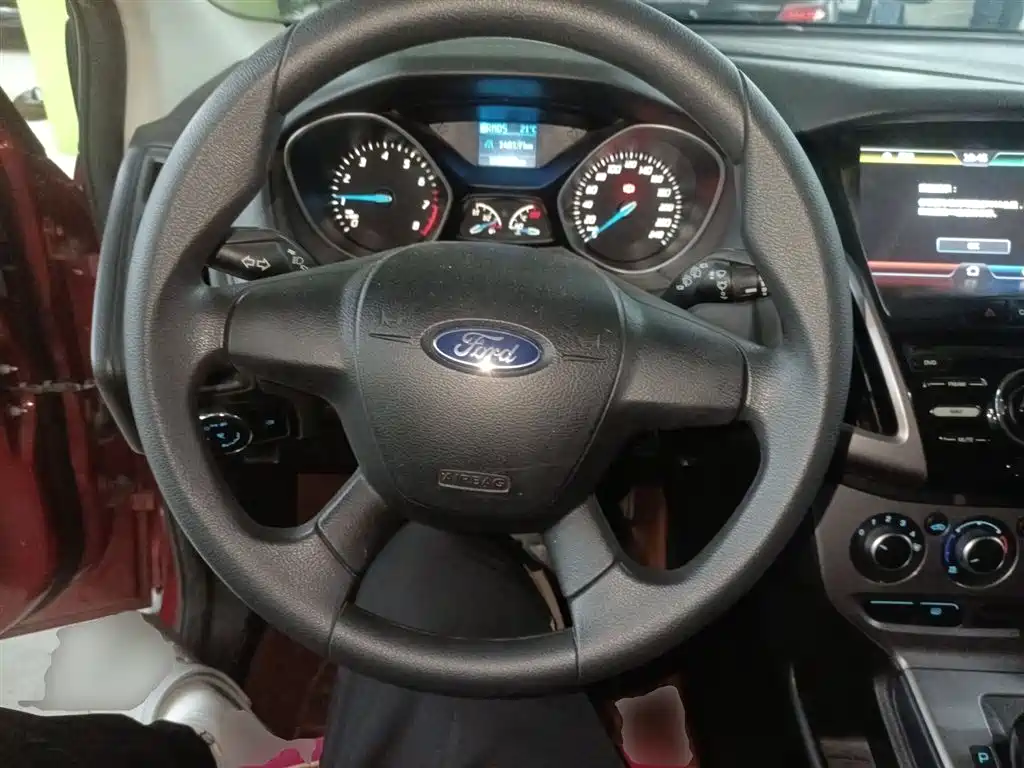 Focus Hatchback 1.6 L Auto Comfort