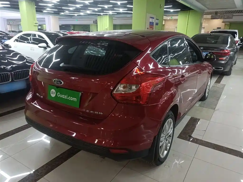 Focus Hatchback 1.6 L Auto Comfort