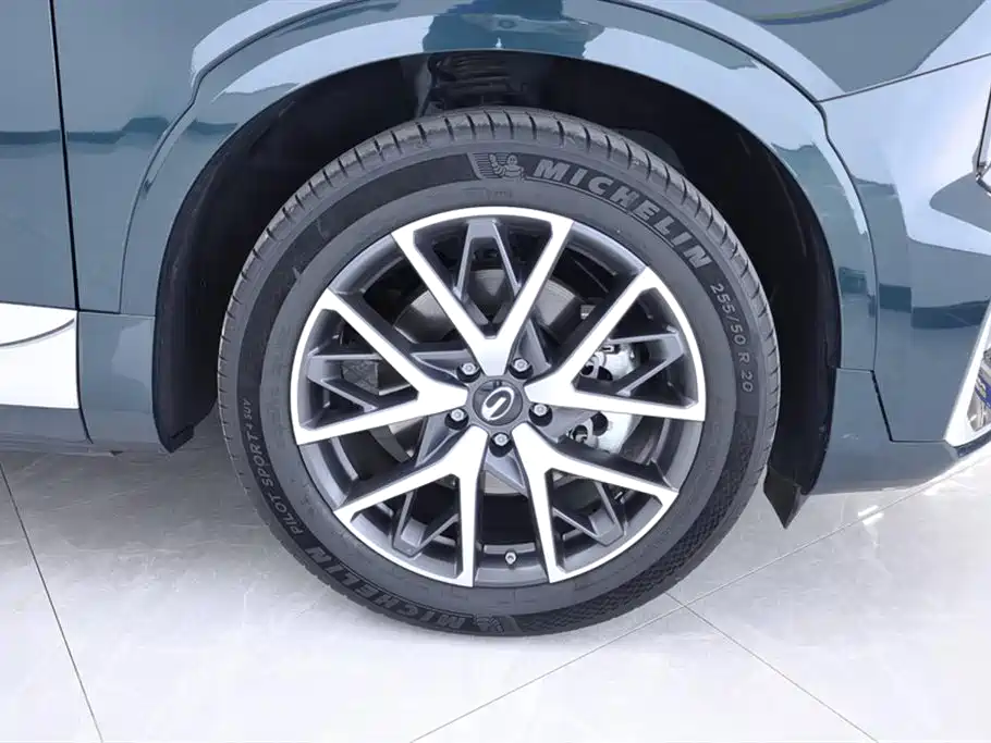 GAC Trumpchi GS8 Dual Engine Series 2.0 TM 2 WD Distinguished (7-seat)