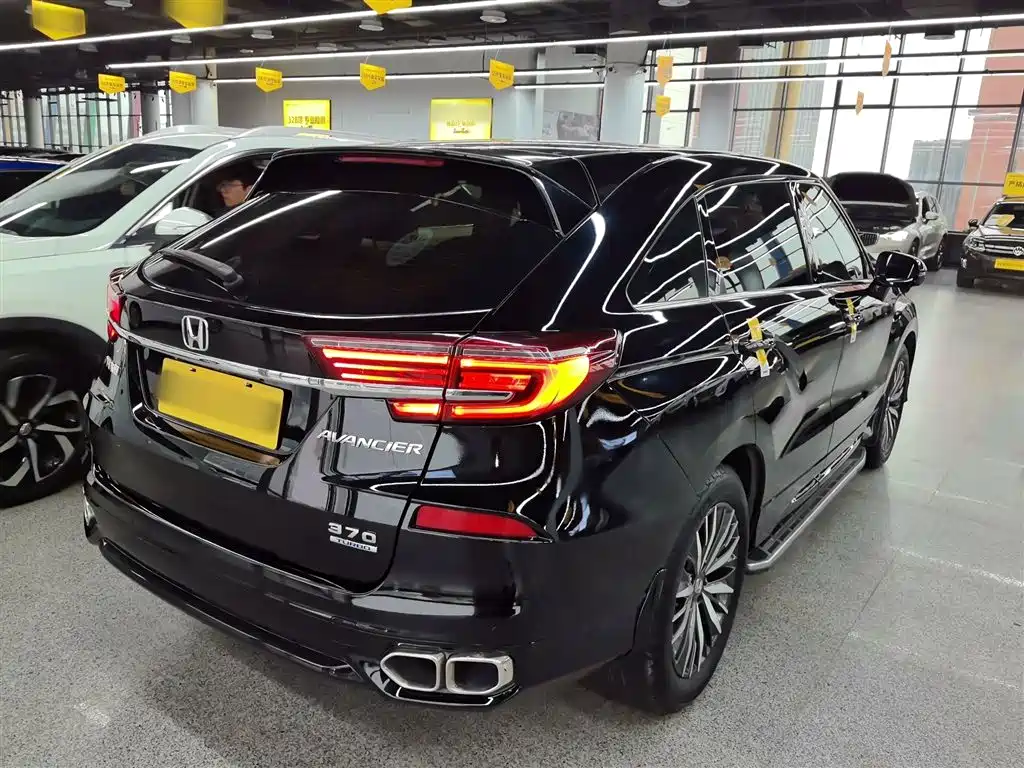 Avancier 370 TURBO 2 WD Luxury