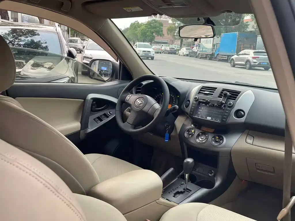 RAV4 Special Enjoyment 2.0 L Auto Classic