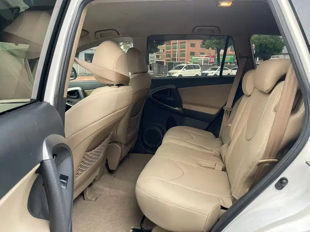 RAV4 Special Enjoyment 2.0 L Auto Classic
