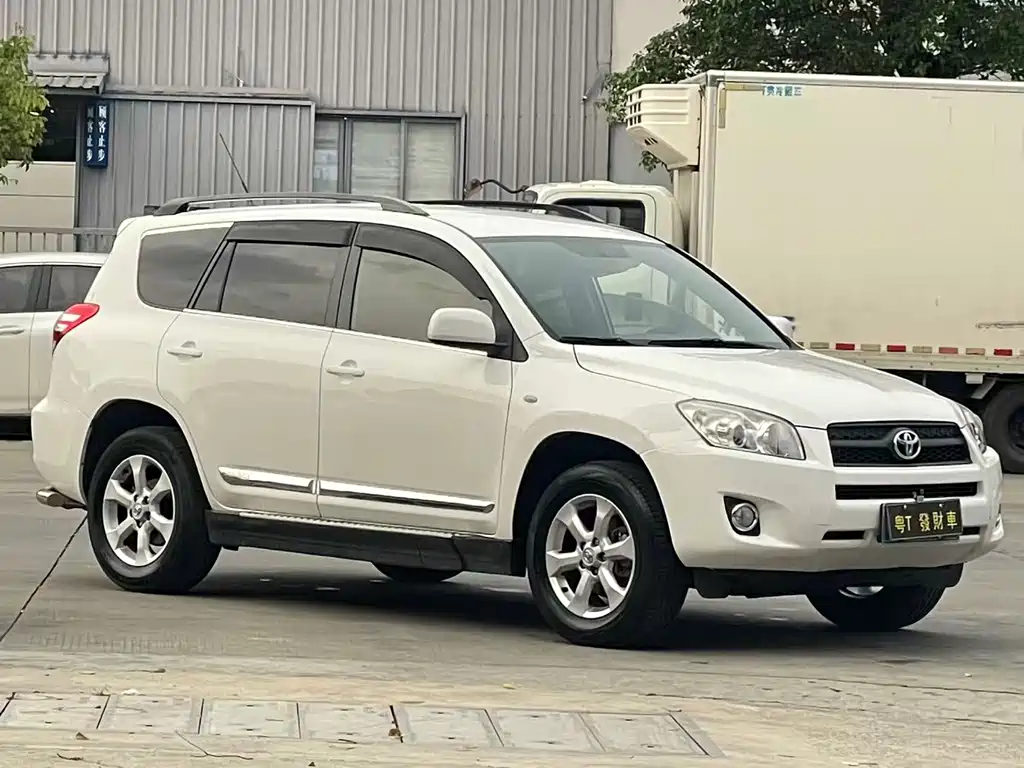 RAV4 Special Enjoyment 2.0 L Auto Classic