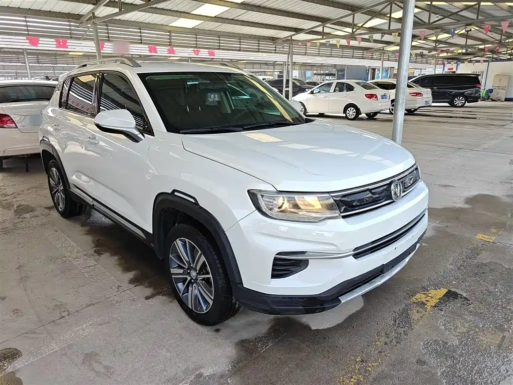 Changan CS35 PLUS 1.6 L Manual Connected