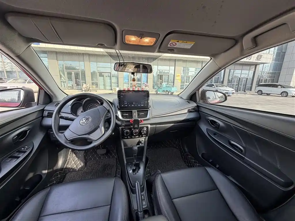 YARiS L Zhixiang 1.5 L CVT Leading