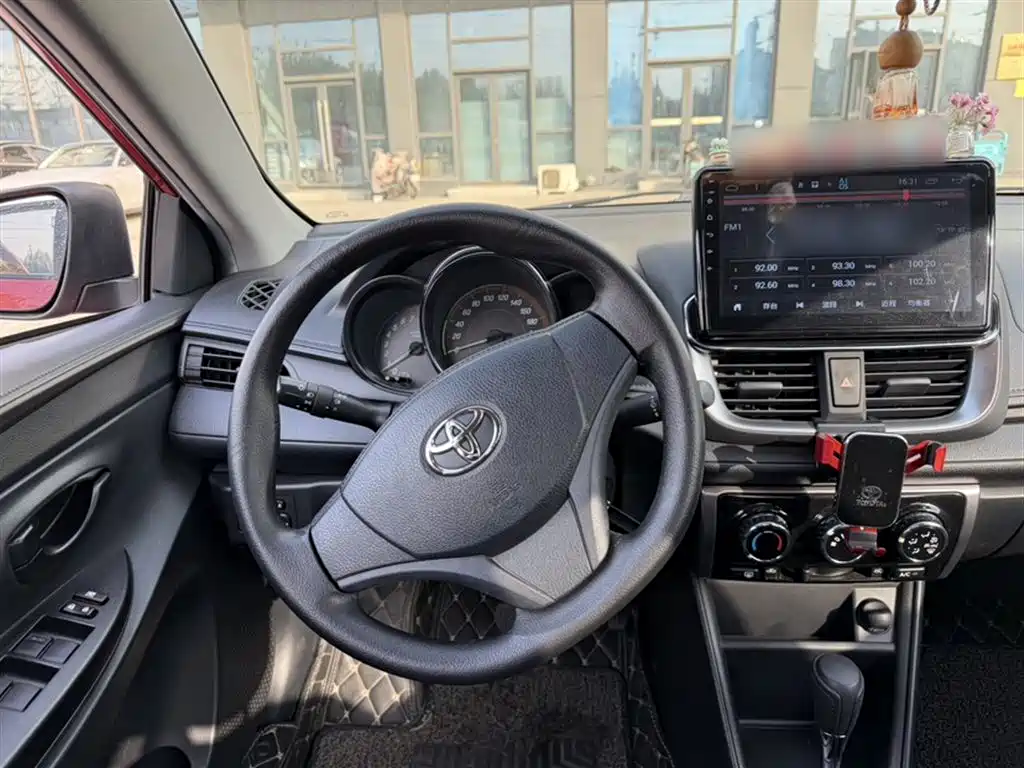 YARiS L Zhixiang 1.5 L CVT Leading