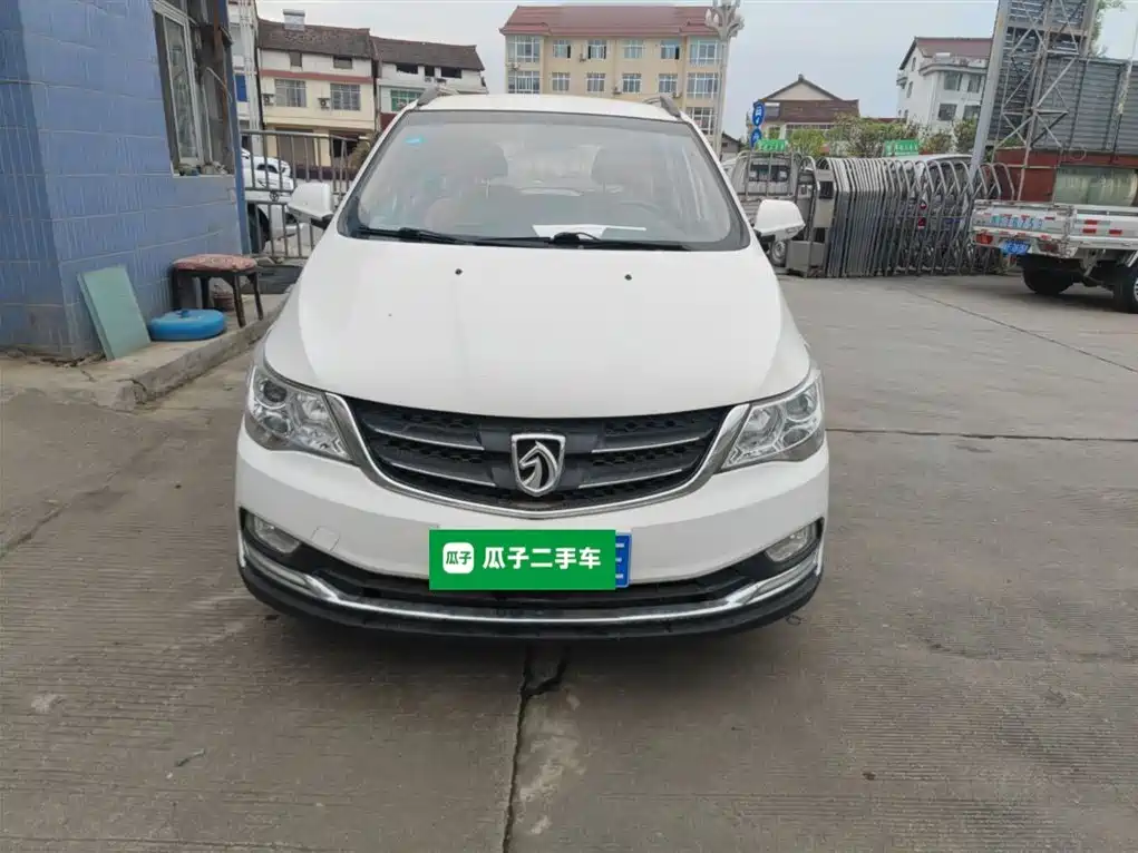 Baojun 730 1.5 L Manual Comfort 7-seat CN-V