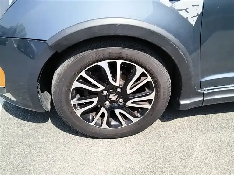 Suzuki Swift 雨燕 2016款 1.5 L 手动时尚型酷玩版