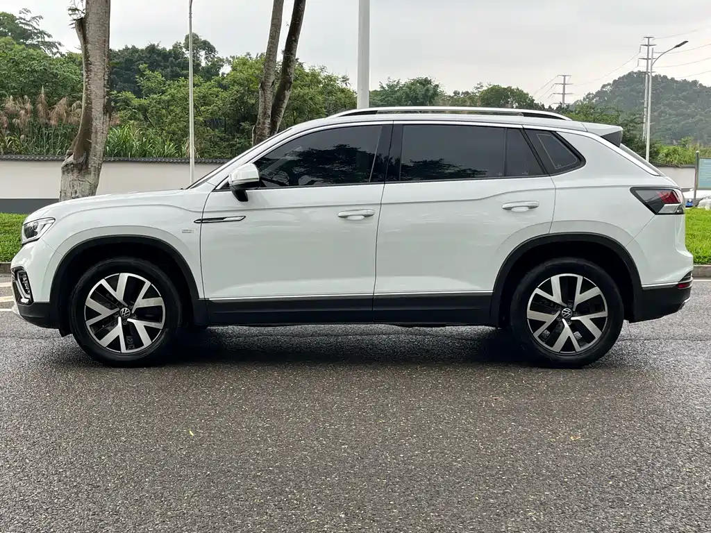 Tayron 300 TSI 2 WD Luxury Plus Advanced