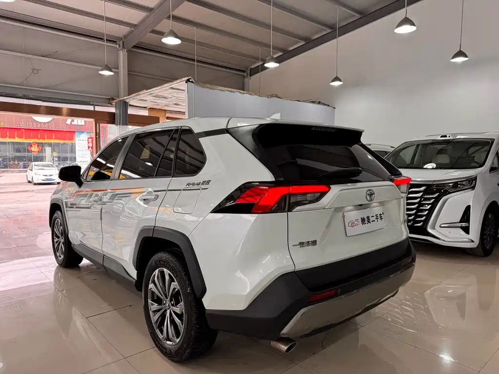 RAV4 2.0 L CVT 2 WD Style