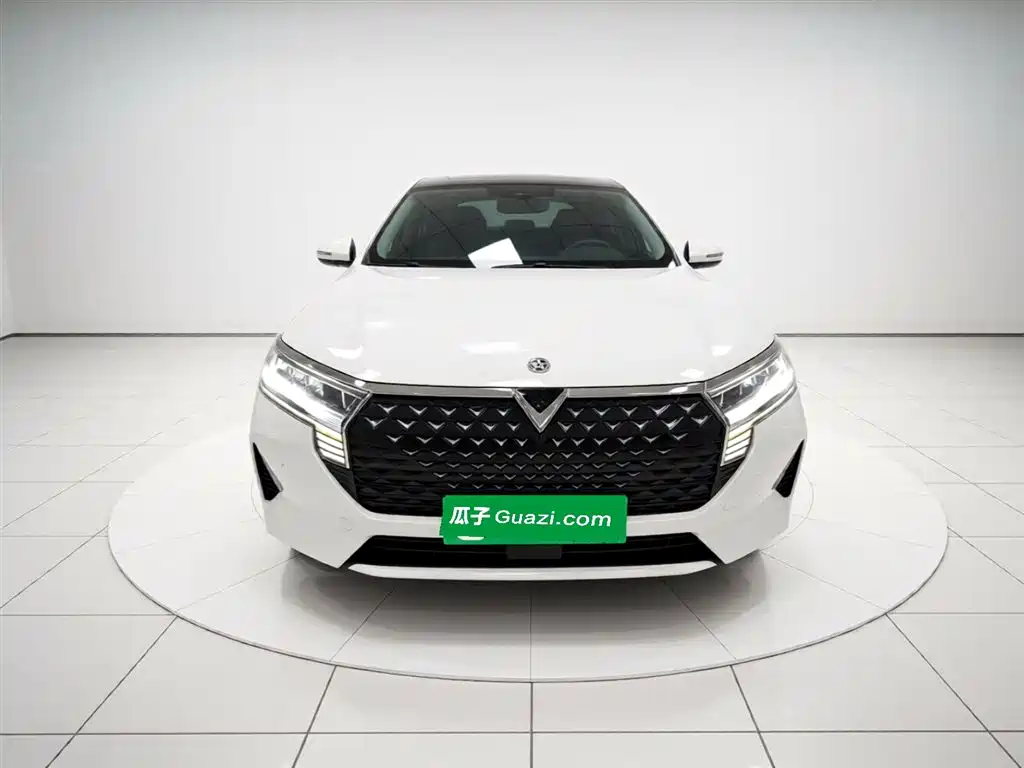 Venucia D60 PLUS 1.6 L XL CVT Joy Leading