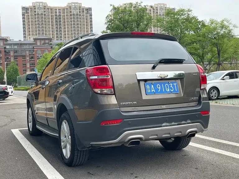Chevrolet Captiva 2.4 L 4 WD Flagship 7-seat
