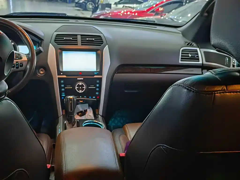 Explorer (Import) 3.5 L Premium