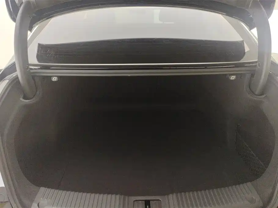 Hongqi H5 1.5 T DCT Connected Flagship Charm